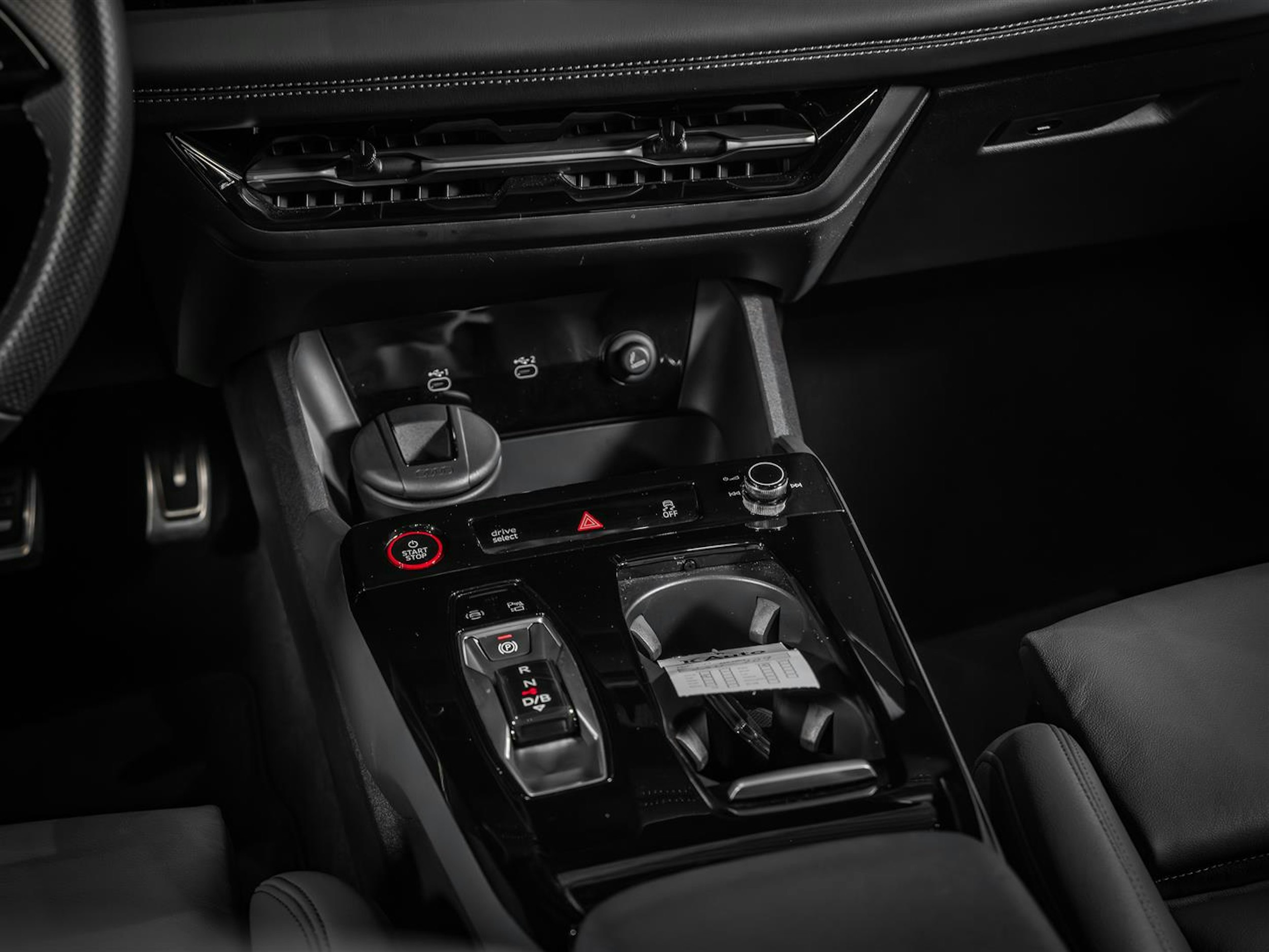 sininen Audi SQ6 e-tron 2025 kuva 23.