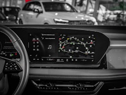 sininen Audi SQ6 e-tron 2025 kuva 24.