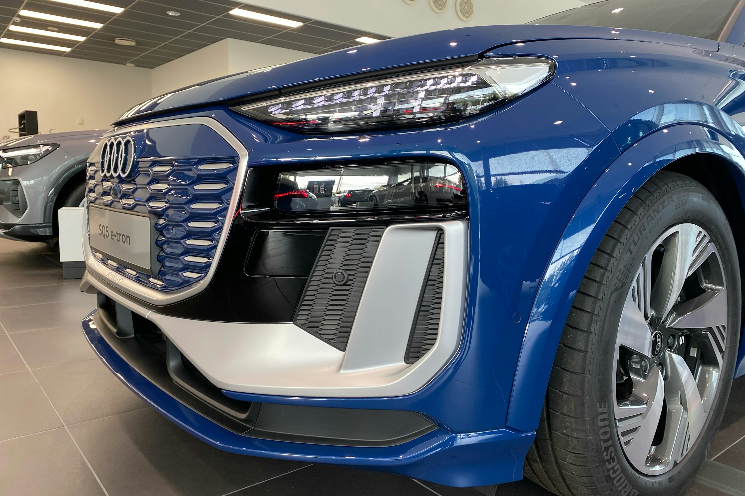 sininen Audi SQ6 e-tron 2025 kuva 10.