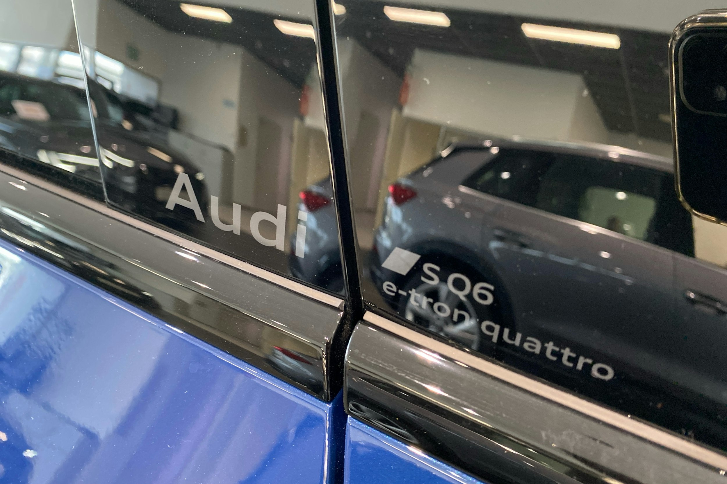 sininen Audi SQ6 e-tron 2025 kuva 17.