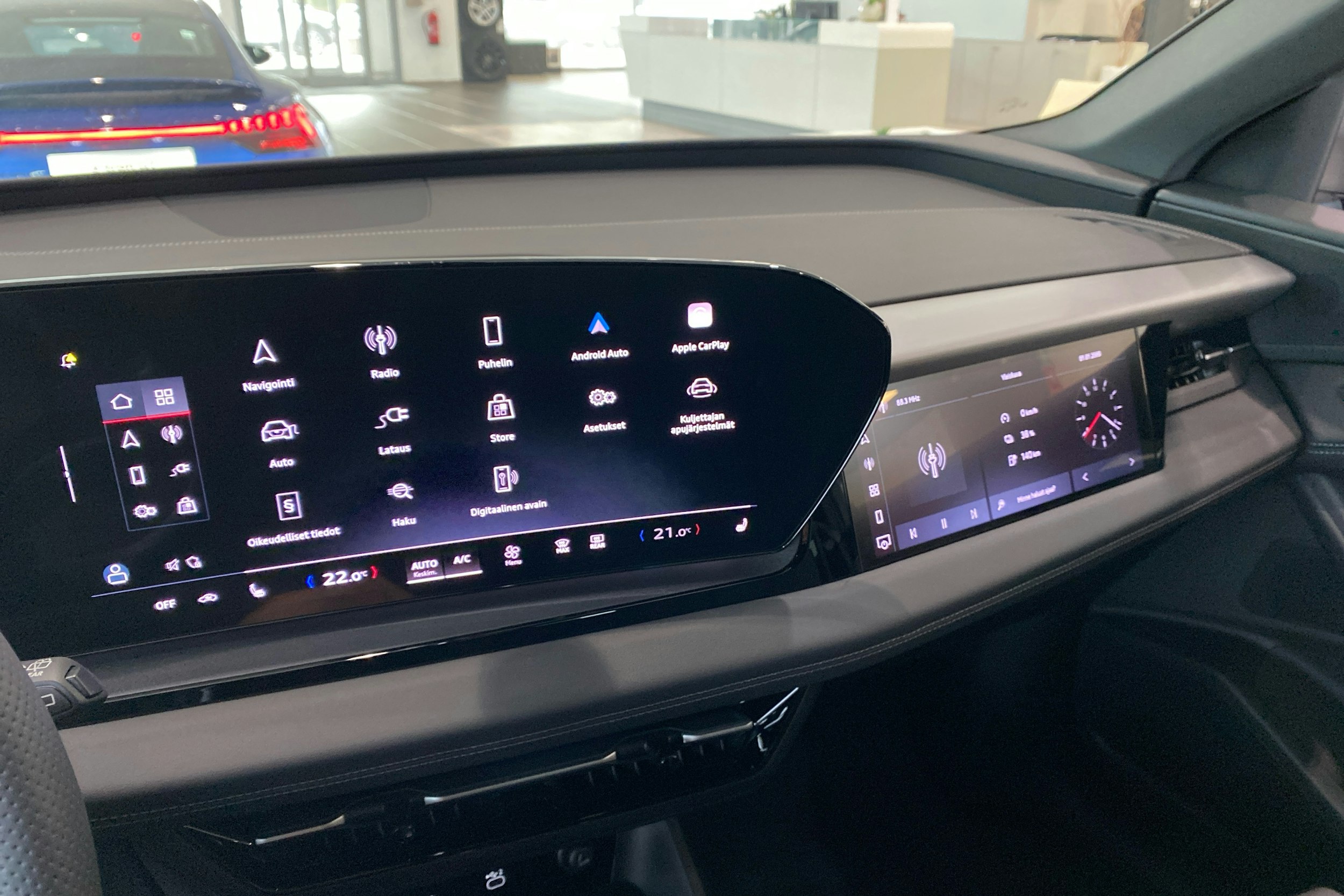 sininen Audi SQ6 e-tron 2025 kuva 24.