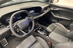 met. harmaa Audi SQ6 e-tron 2025 kuva 6.
