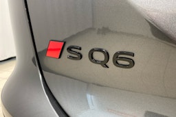 met. harmaa Audi SQ6 e-tron 2025 kuva 11.