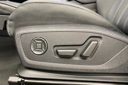 met. harmaa Audi SQ6 e-tron 2025 kuva 18.
