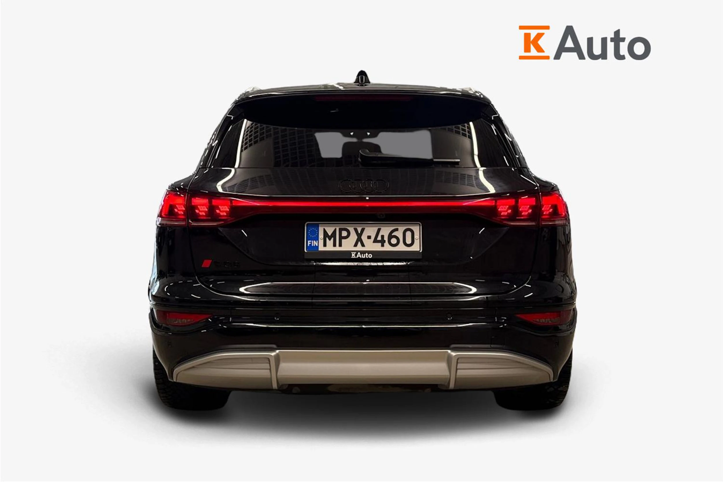 Musta Audi SQ6 e-tron 2025 kuva 39.