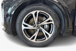 Musta Audi SQ6 e-tron 2025 kuva 45.