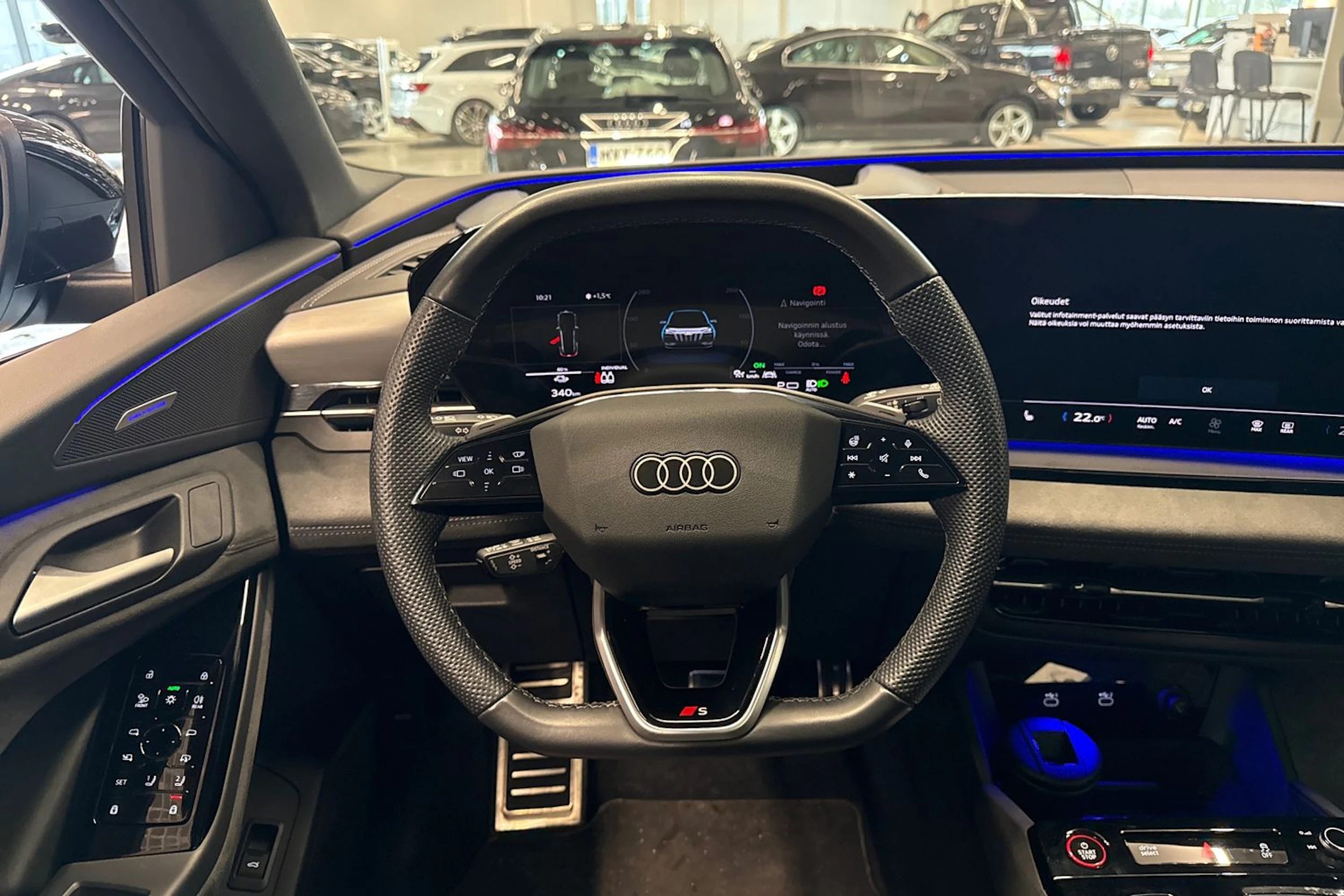 Musta Audi SQ6 e-tron 2025 kuva 47.