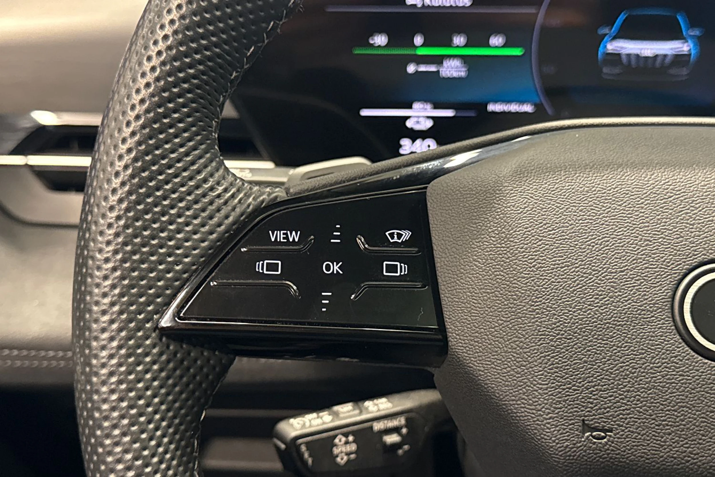 Musta Audi SQ6 e-tron 2025 kuva 48.