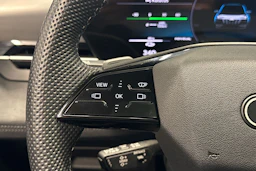 Musta Audi SQ6 e-tron 2025 kuva 48.