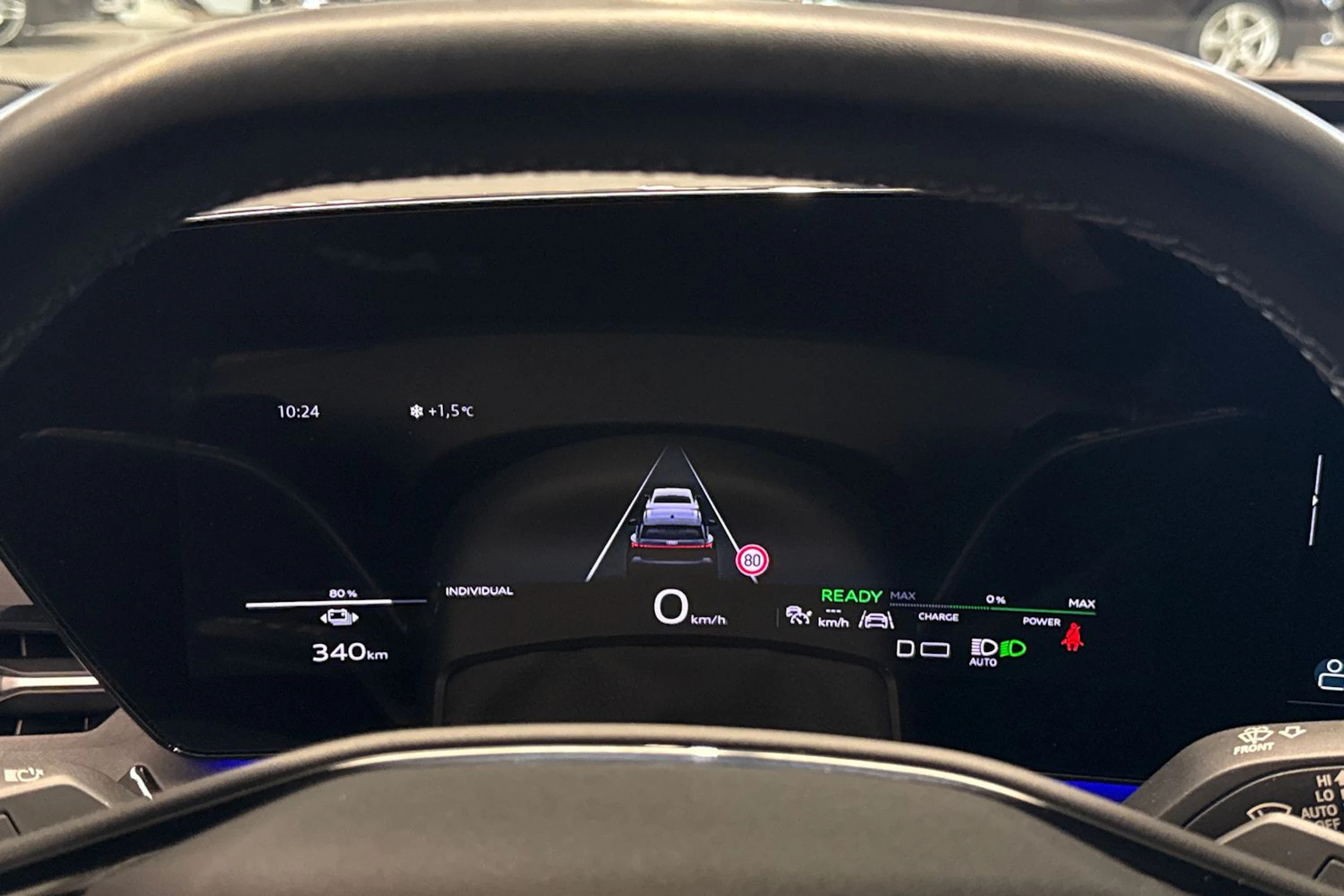 Musta Audi SQ6 e-tron 2025 kuva 51.