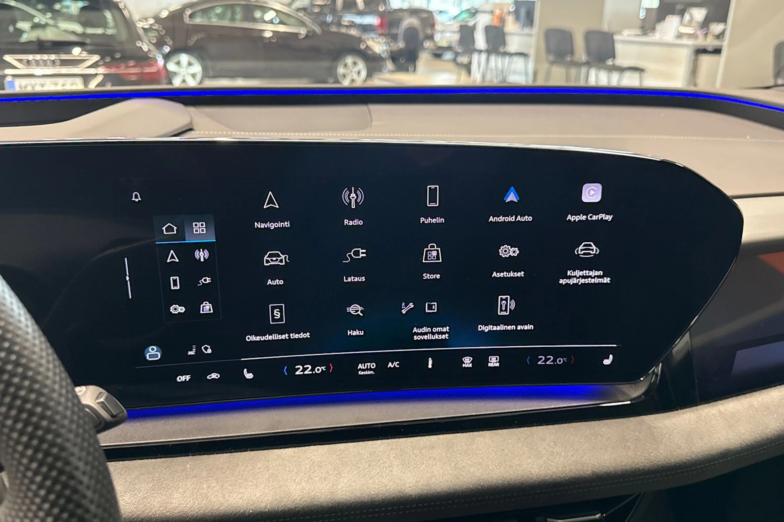 Musta Audi SQ6 e-tron 2025 kuva 53.