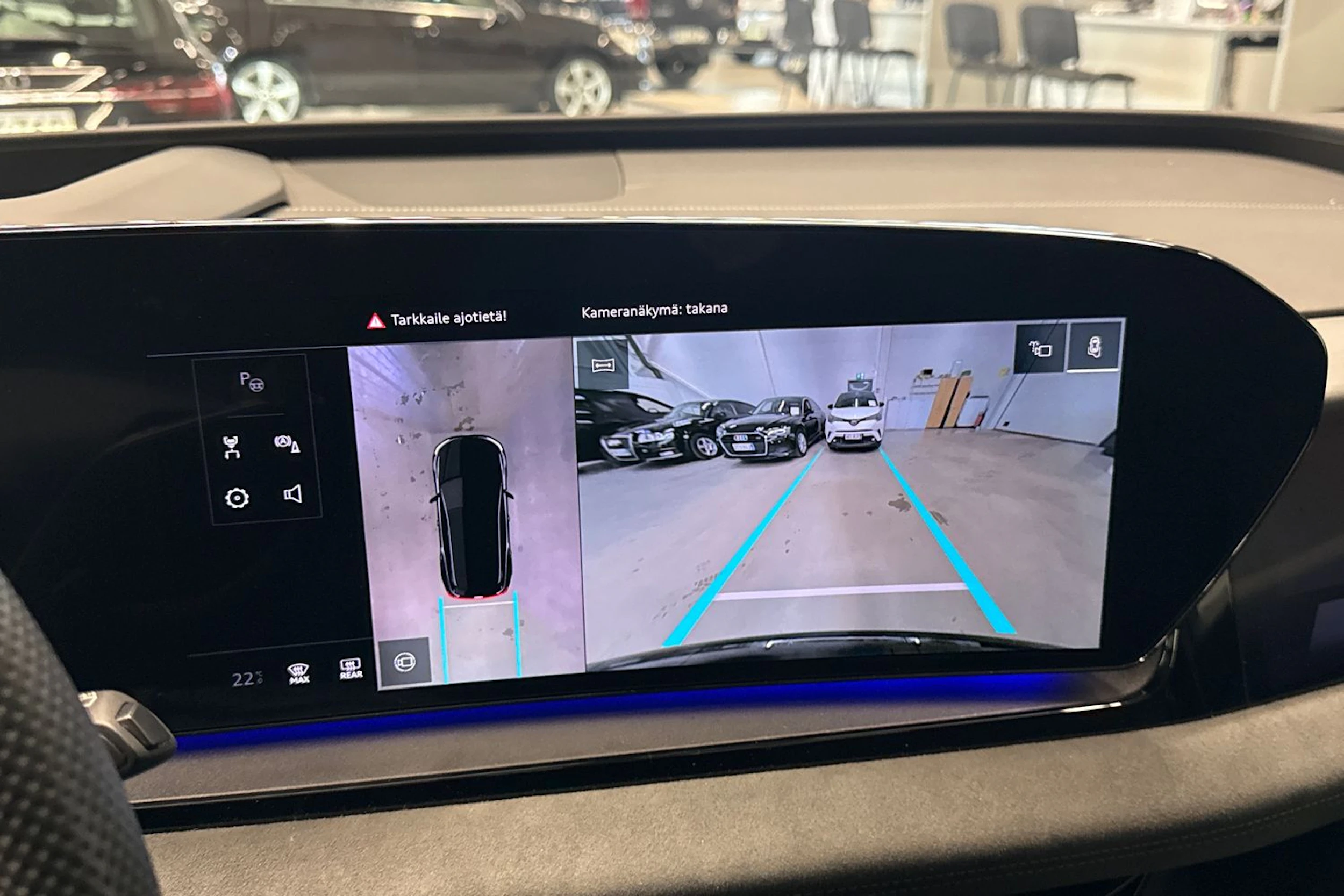 Musta Audi SQ6 e-tron 2025 kuva 54.