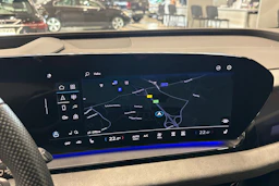 Musta Audi SQ6 e-tron 2025 kuva 56.