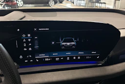 Musta Audi SQ6 e-tron 2025 kuva 58.