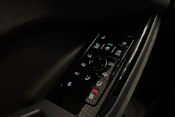 Musta Audi SQ6 e-tron 2025 kuva 59.