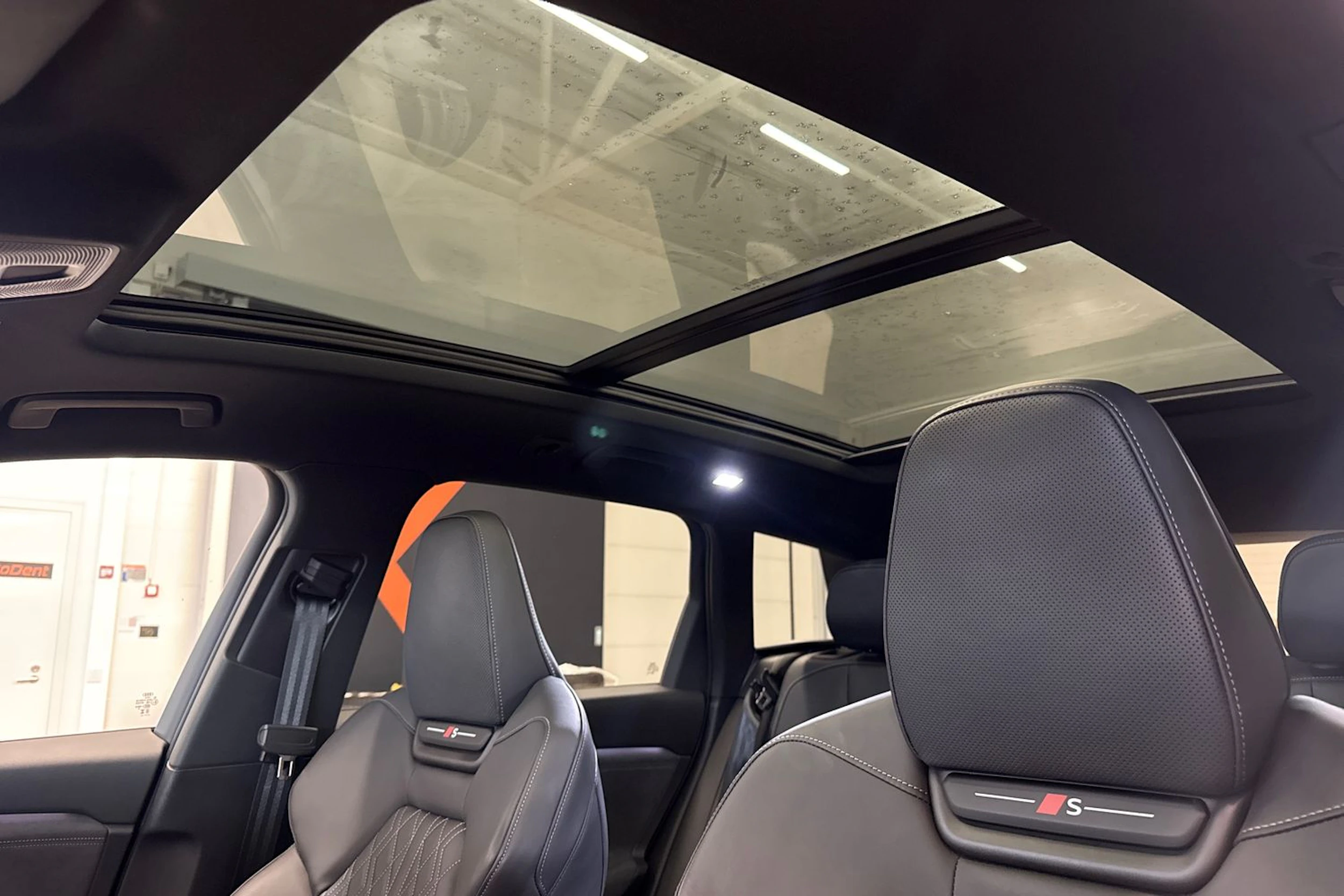 Musta Audi SQ6 e-tron 2025 kuva 62.