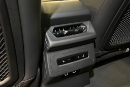 Musta Audi SQ6 e-tron 2025 kuva 63.