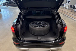 Musta Audi SQ6 e-tron 2025 kuva 64.