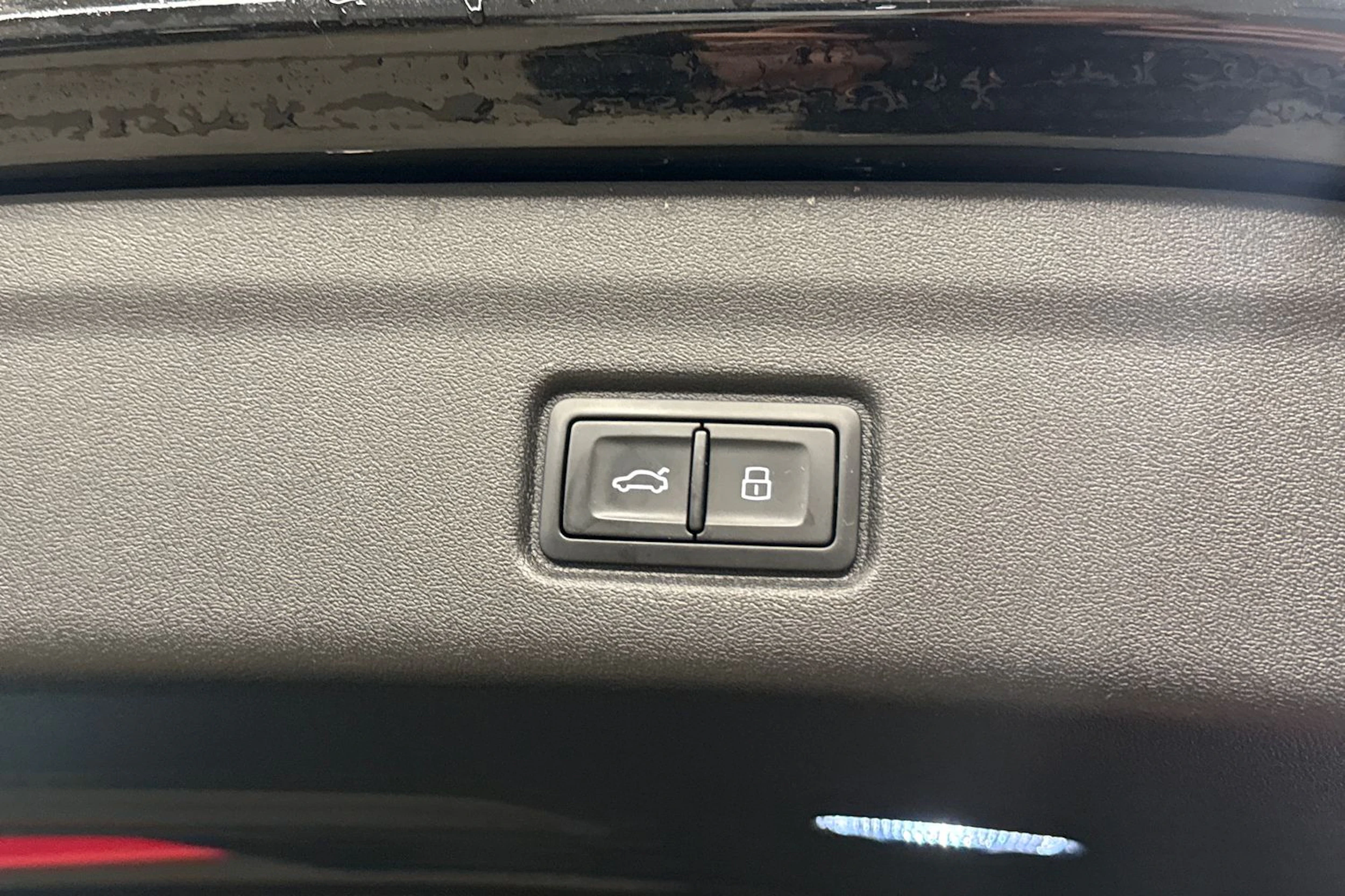 Musta Audi SQ6 e-tron 2025 kuva 65.