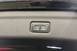 Musta Audi SQ6 e-tron 2025 kuva 65.