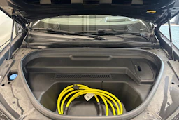 Musta Audi SQ6 e-tron 2025 kuva 72.