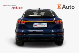 sininen Audi SQ6 e-tron 2025 kuva 3.