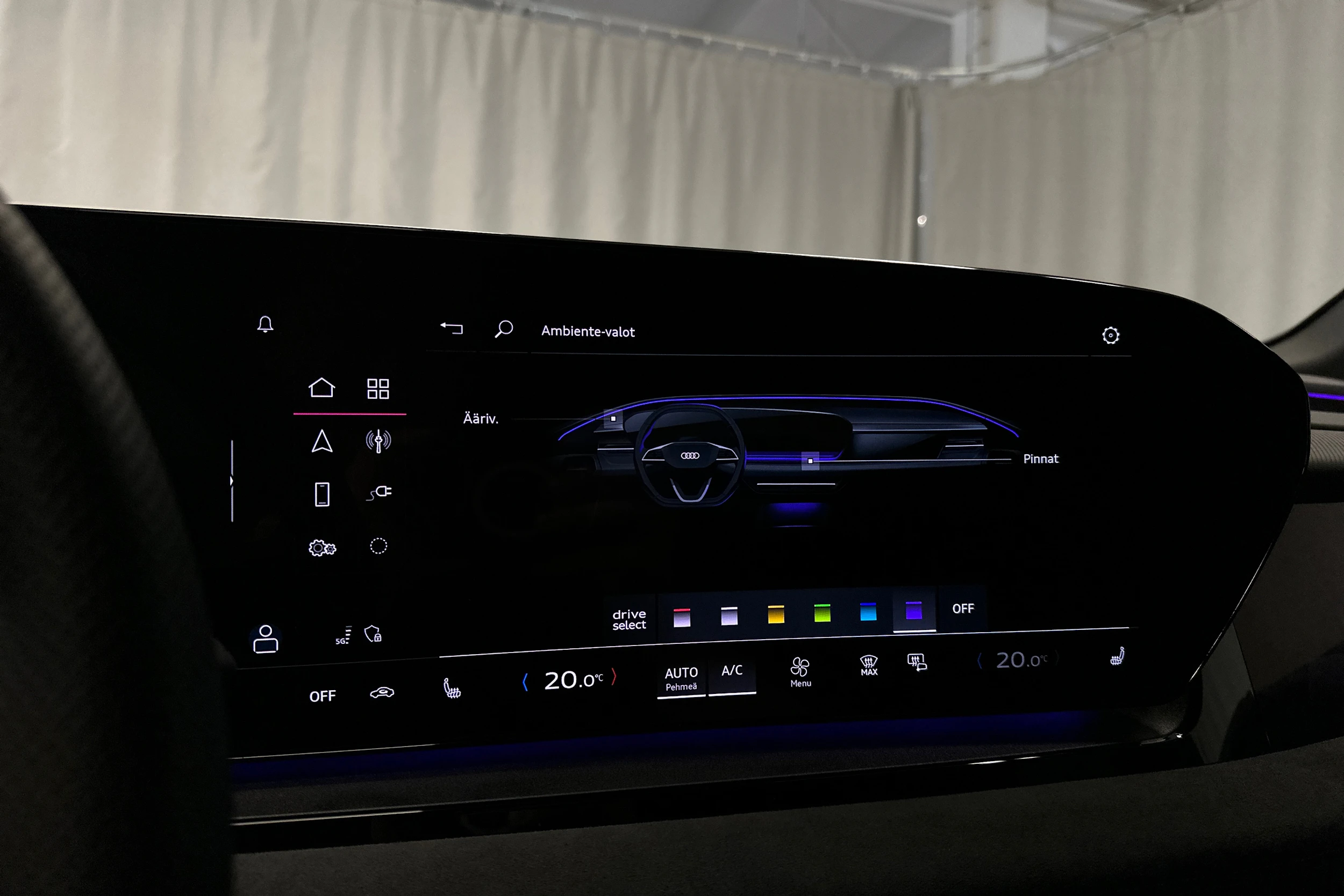 sininen Audi SQ6 e-tron 2025 kuva 15.