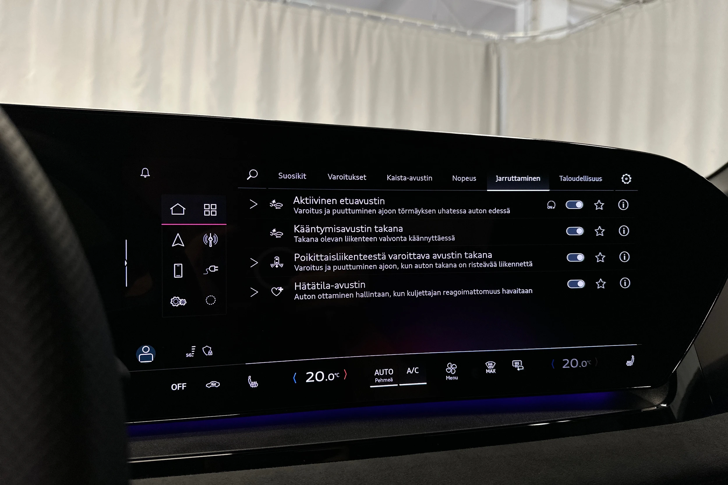 sininen Audi SQ6 e-tron 2025 kuva 21.