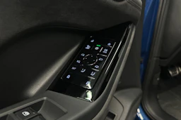 sininen Audi SQ6 e-tron 2025 kuva 26.
