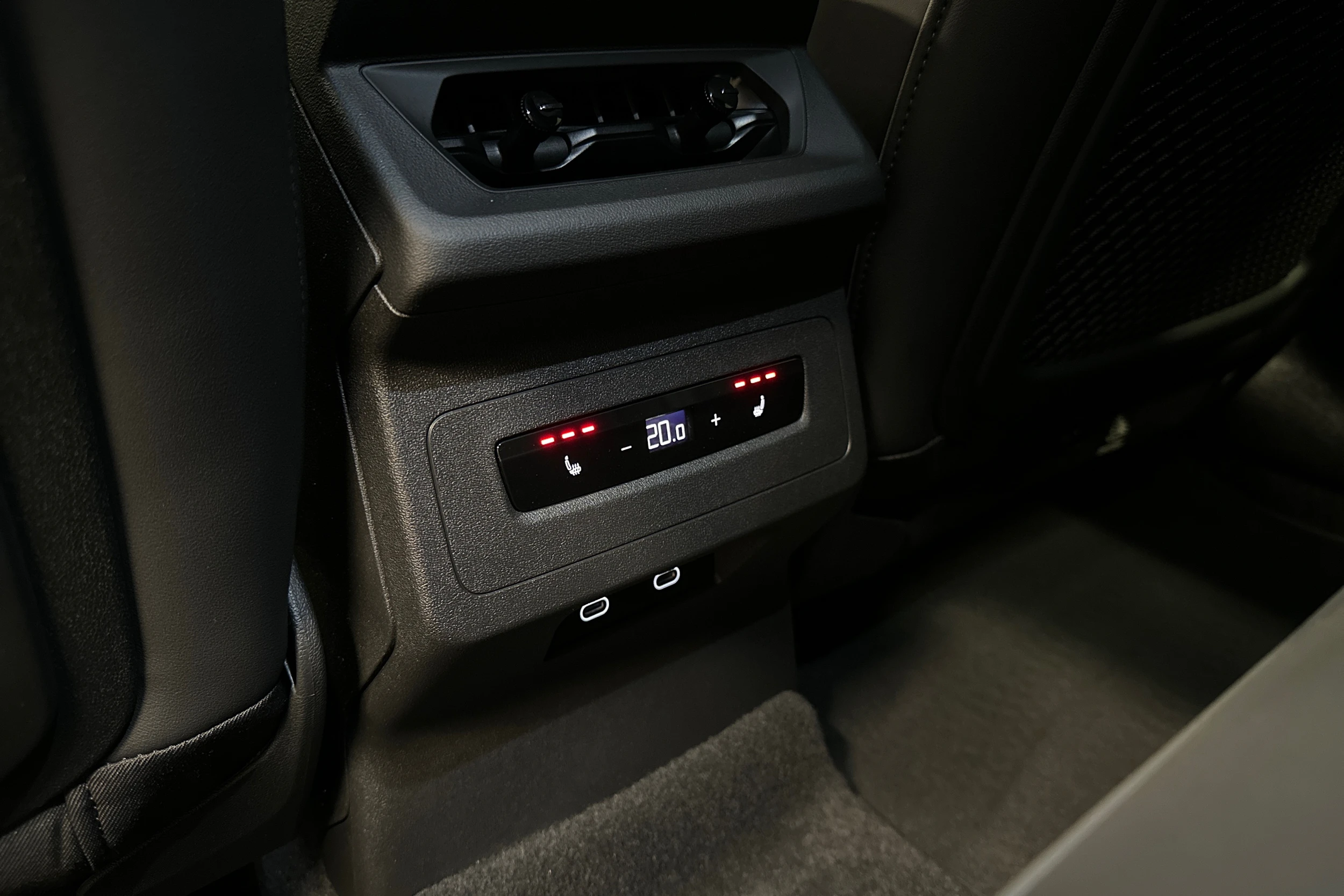 sininen Audi SQ6 e-tron 2025 kuva 28.