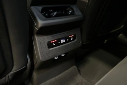 sininen Audi SQ6 e-tron 2025 kuva 28.