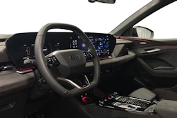 punainen Audi SQ6 e-tron 2025 kuva 6.