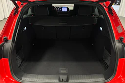 punainen Audi SQ6 e-tron 2025 kuva 11.