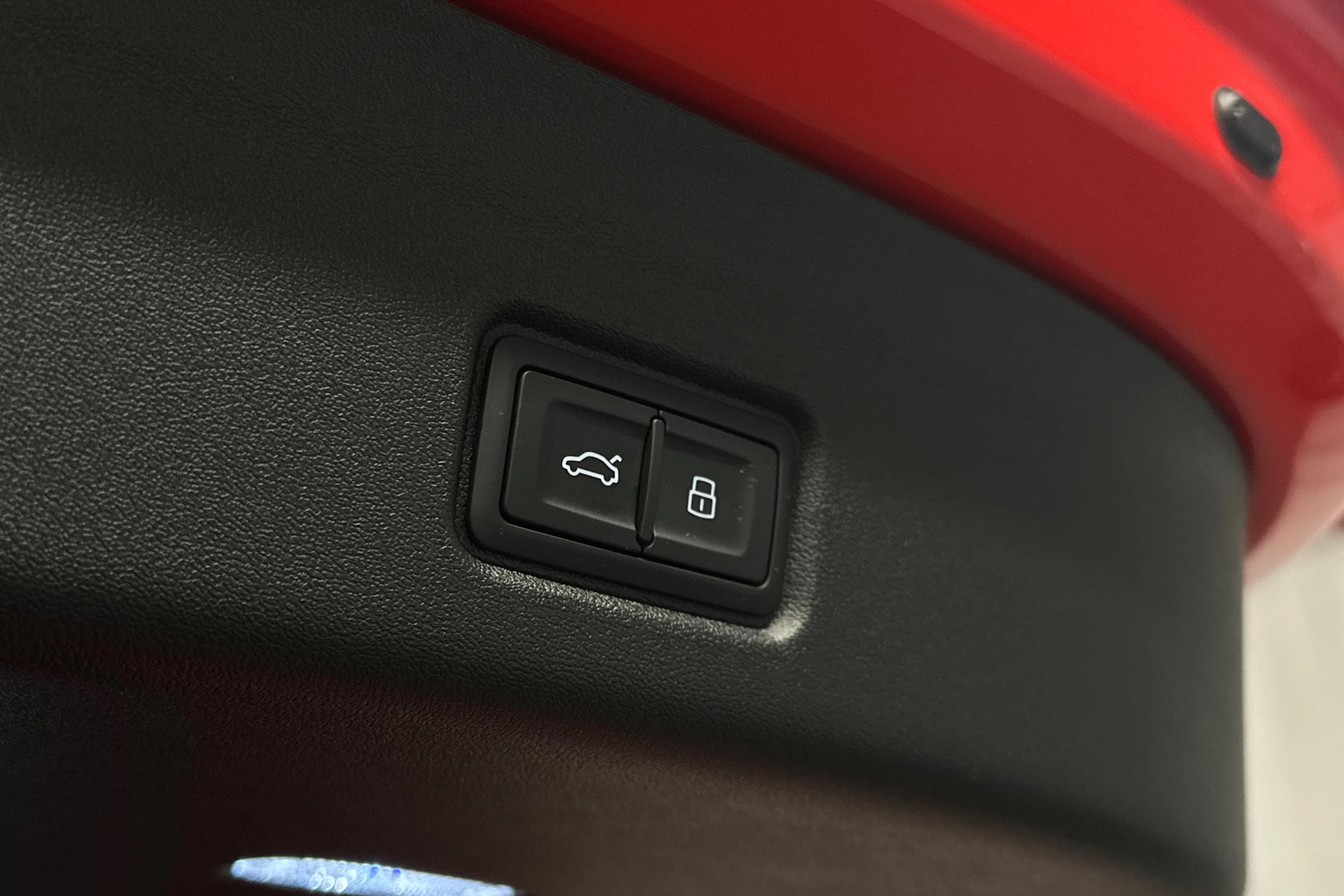 punainen Audi SQ6 e-tron 2025 kuva 12.