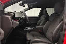 punainen Audi SQ6 e-tron 2025 kuva 14.