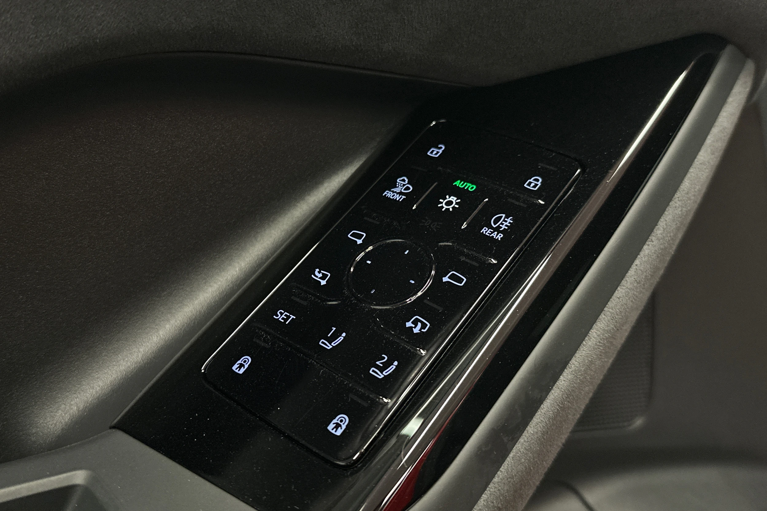 punainen Audi SQ6 e-tron 2025 kuva 16.