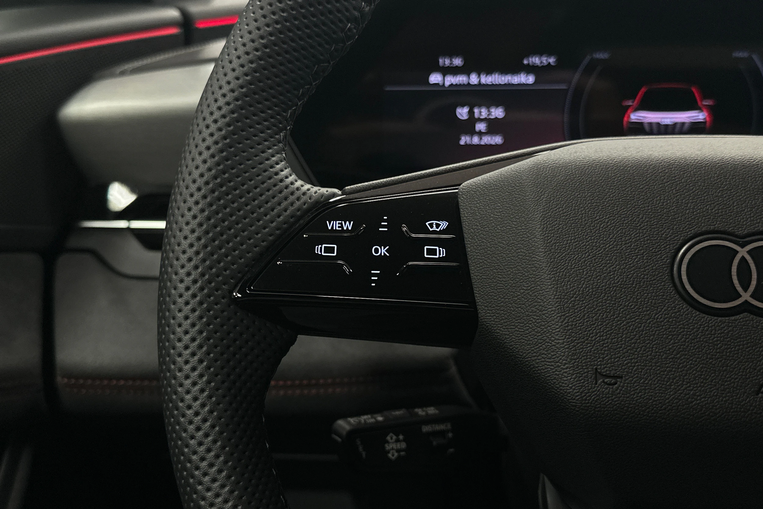 punainen Audi SQ6 e-tron 2025 kuva 19.