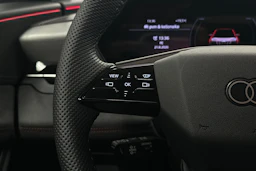 punainen Audi SQ6 e-tron 2025 kuva 19.