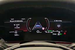 punainen Audi SQ6 e-tron 2025 kuva 21.