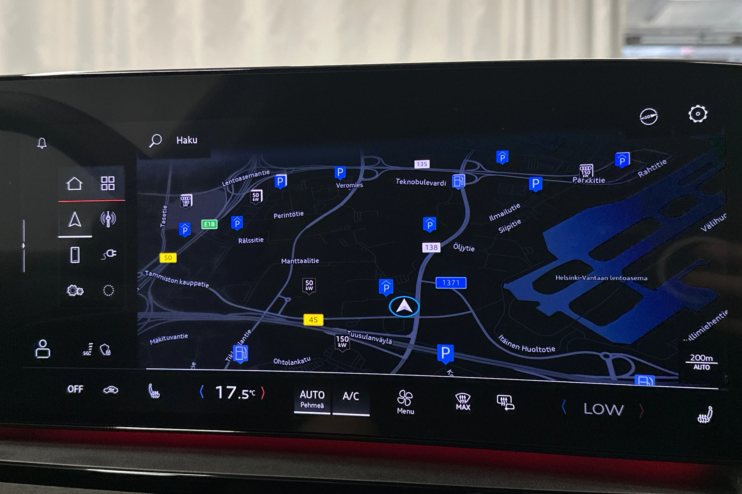 punainen Audi SQ6 e-tron 2025 kuva 24.