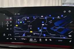 punainen Audi SQ6 e-tron 2025 kuva 24.