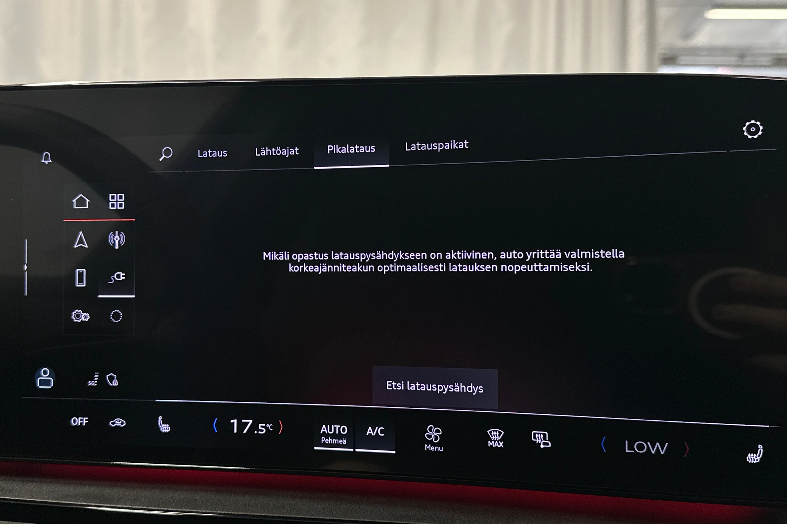 punainen Audi SQ6 e-tron 2025 kuva 25.