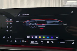 punainen Audi SQ6 e-tron 2025 kuva 26.