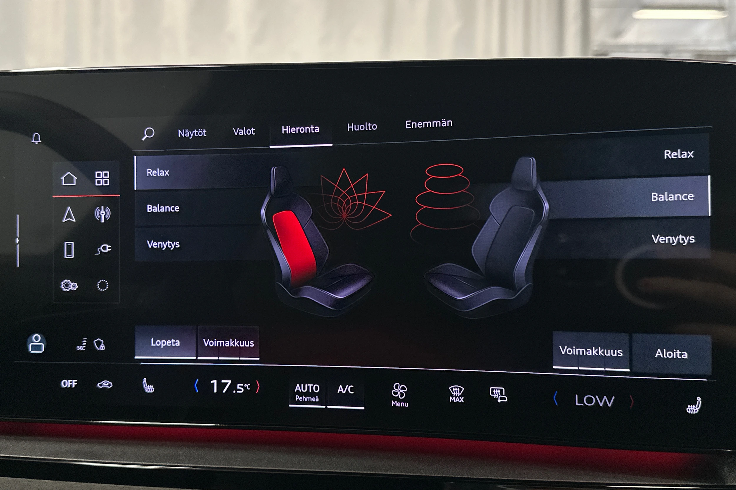 punainen Audi SQ6 e-tron 2025 kuva 27.