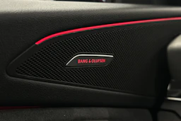 punainen Audi SQ6 e-tron 2025 kuva 36.