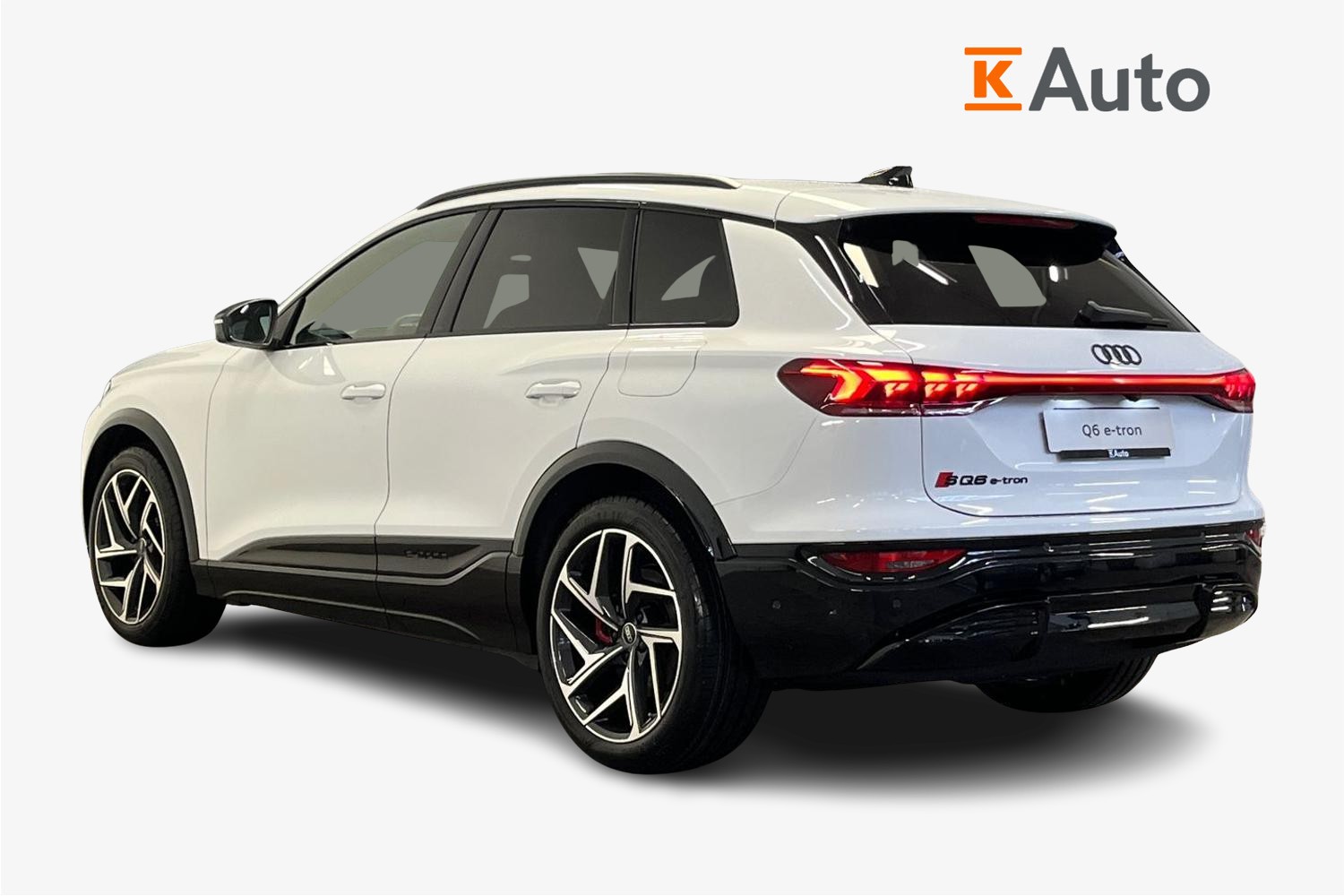Audi SQ6 e-tron quattro Black Edition 2026, bild 2/23