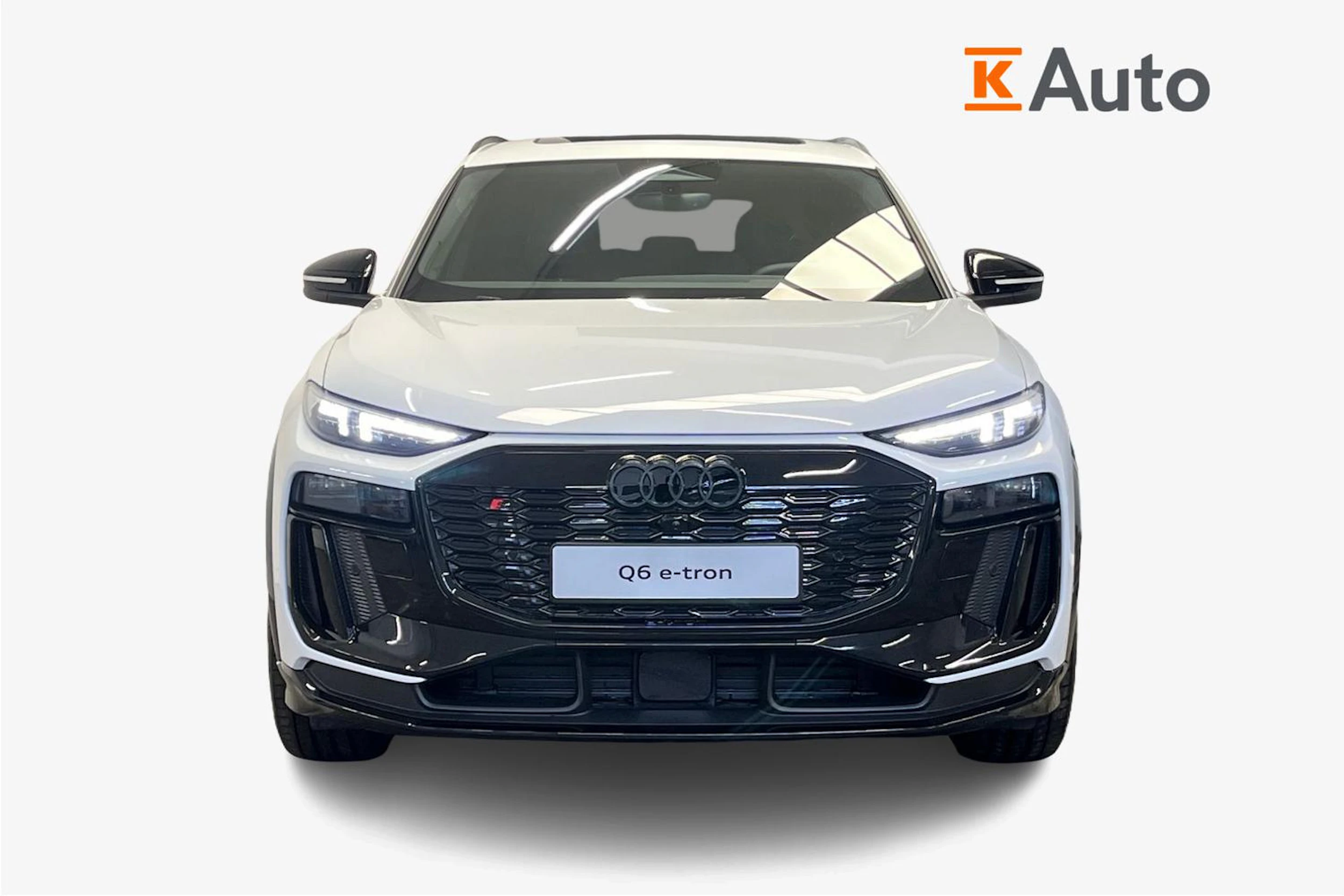 jäätikön valkoinen Audi SQ6 e-tron 2026 kuva 4.