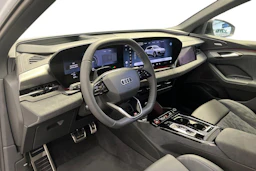 jäätikön valkoinen Audi SQ6 e-tron 2026 kuva 6.