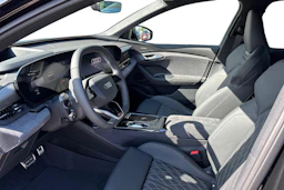 musta Audi SQ6 e-tron 2026 kuva 6.