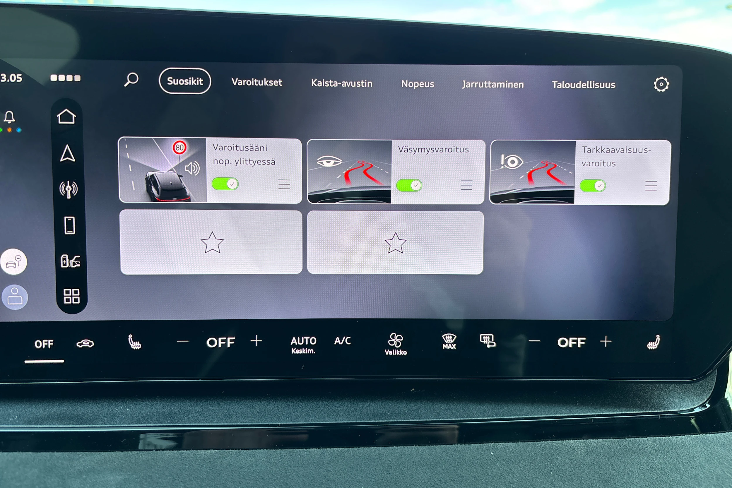 musta Audi SQ6 e-tron 2026 kuva 13.